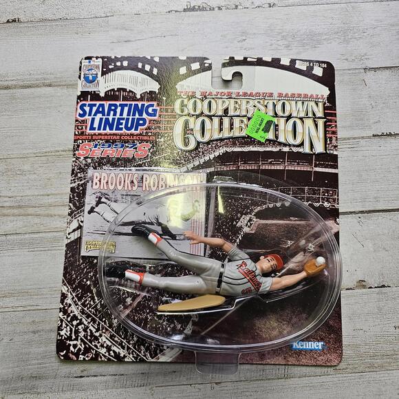 Brooks Robinson Starting Lineup Cooperstown 1997 Baltimore Orioles HOF + Card - Picture 1 of 4